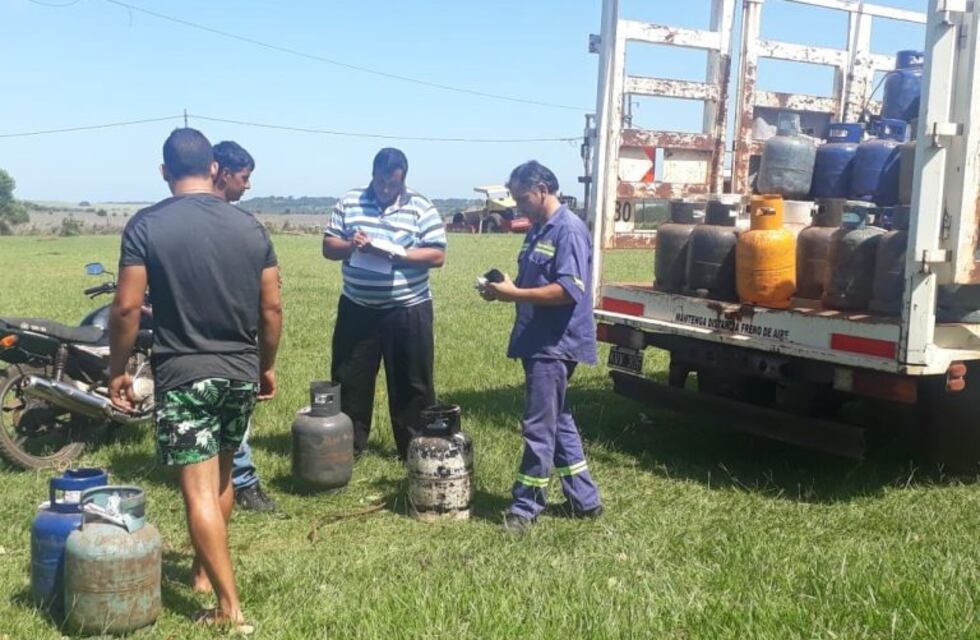 Reparten garrafas sociales en Cruz del Sur: el viernes irán al Kirchner y Prosol