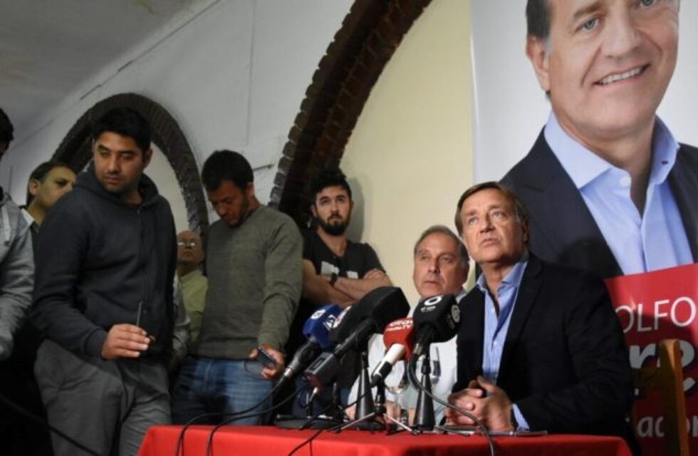 Suárez insistió con la idea de eliminar una Cámara legislativa