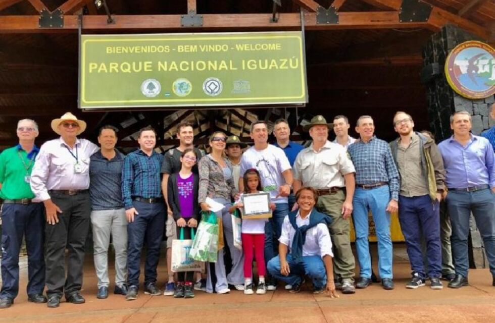Una promesa los motiva a visitar Cataratas desde hace 10 años