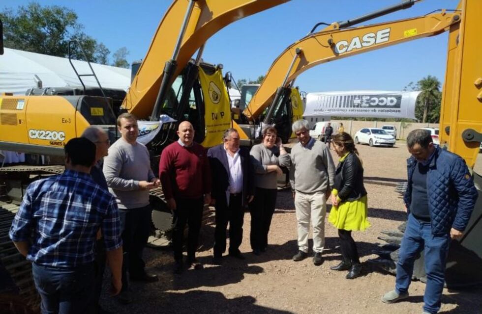 Vialidad y los consorcios camineros compraron maquinaria