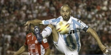 Superliga: Racing quiere seguir arriba y visita a San Martín de Tucumán