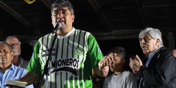 Pablo Moyano fue recibido con acto de camioneros tras su regreso desde Singapur\u002E