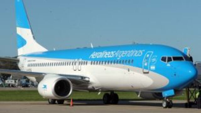 La lu00ednea de bandera planea reducir los viajes semanales que conectan la ciudad patagu00f3nica con escala en Cu00f3rdoba.