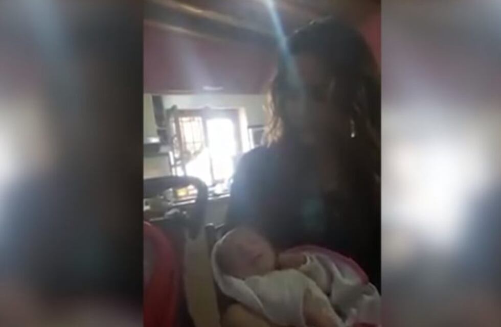 Una bebé mendocina deja de llorar cuando escucha las canciones de Boca
