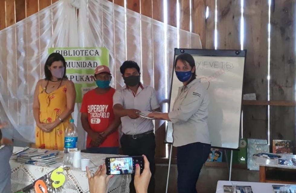 Inauguran una biblioteca con alma guaraní en la Tekoa Sapucay