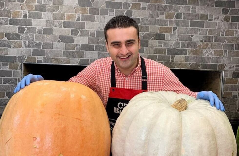 Burak Özdemir, el chef que deleita en las redes con sus platos gigantes y su alegría