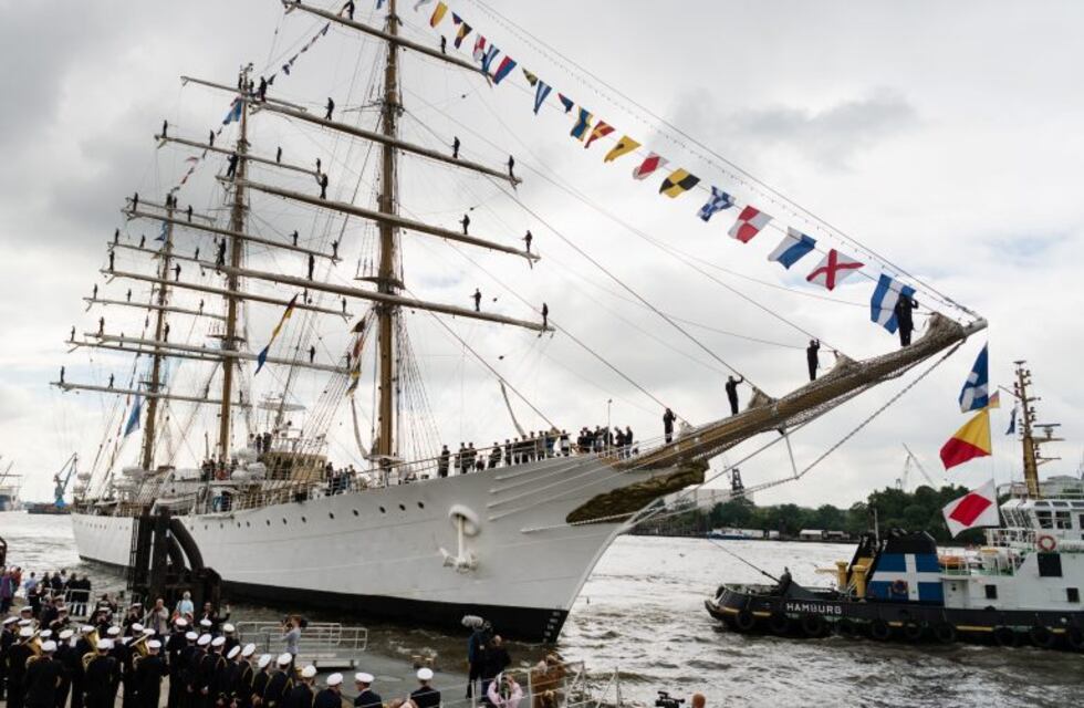Tras seis meses de navegación por el mundo, regresa la fragata "Libertad"