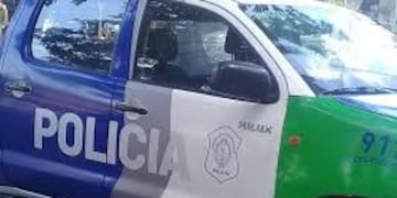 Un hombre se estrelló contra un negocio y se fugó