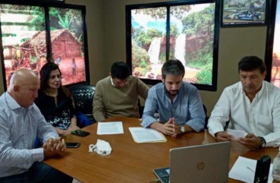 Empresarios turísticos de Iguazú le entregaron sus reclamos al gobernador Herrera Ahuad