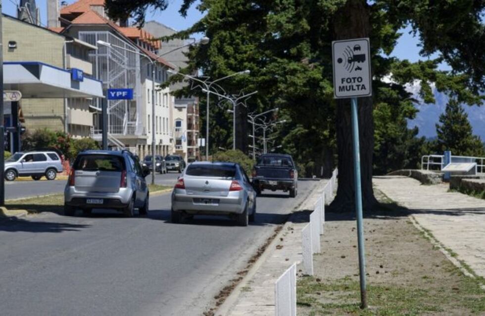 Comenzó a funcionar en Bariloche el sistema de fotomultas