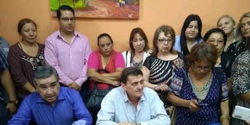 El ministro Adolfo Safrán en el anuncio del incremento salarial a la administración pública, junto a UPCN y otros gremios\u002E (Prensa)