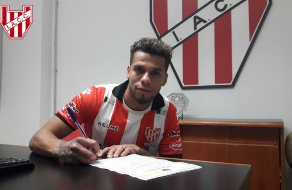 El Mono Silva puso la firma en Instituto