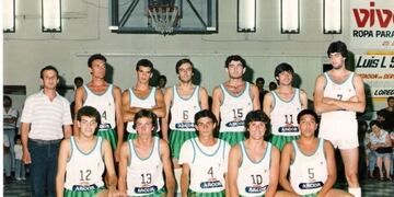 Jorge Bertone en Devoto jugando junto al Palo Cerutti