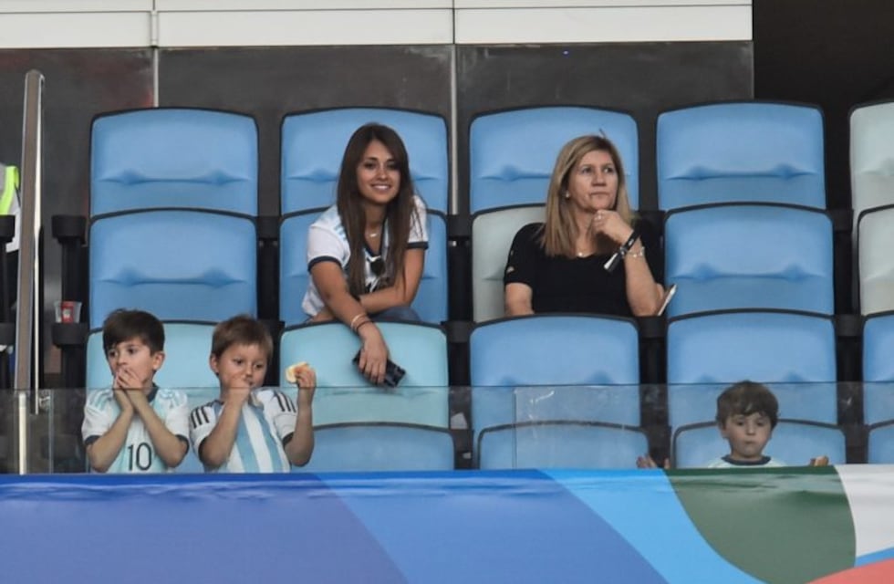 Antonela Roccuzzo y sus hijos vieron el regreso de Lionel Messi al Camp Nou