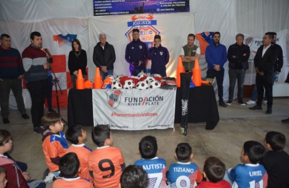 San Luis: la Fundación River Plate donó elementos para una escuelita de fútbol