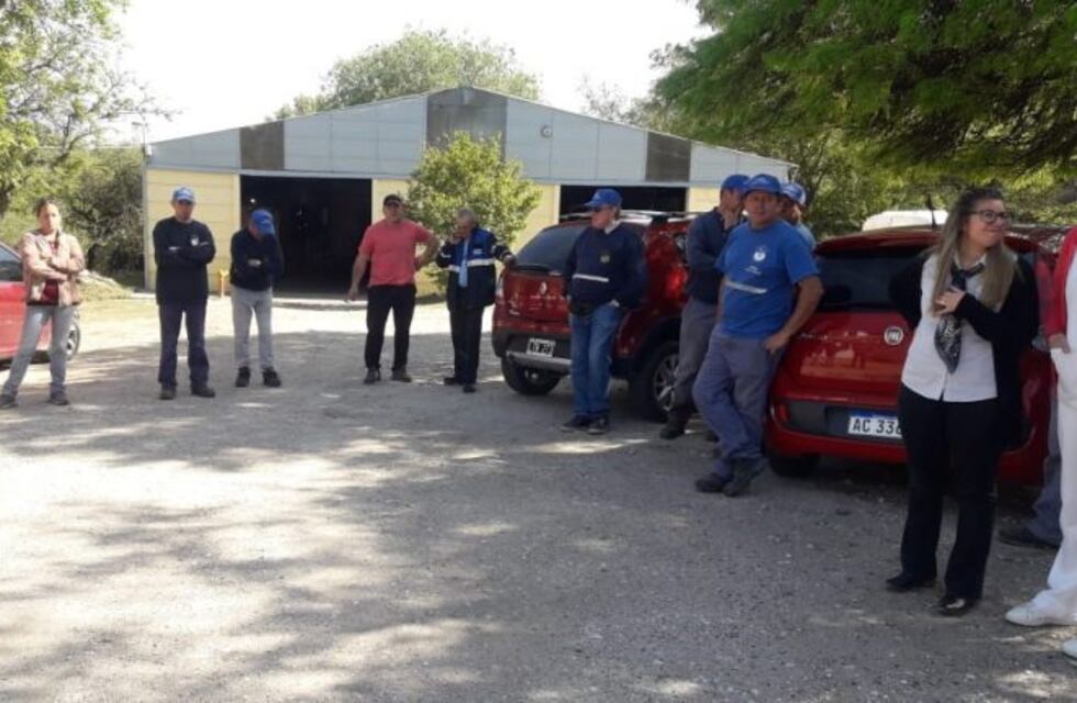 Villa La Bolsa: empleados de la comuna continuarán con las medidas de fuerza por la falta de pago