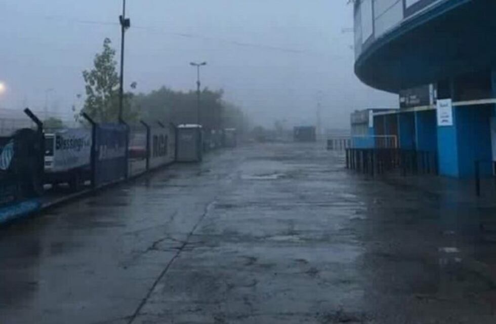 Racing - Arsenal también fue suspendido por malas condiciones climáticas