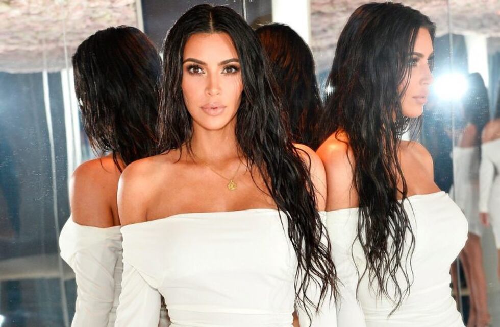 Kim Kardashian se disfrazó de ángel sexy en Halloween