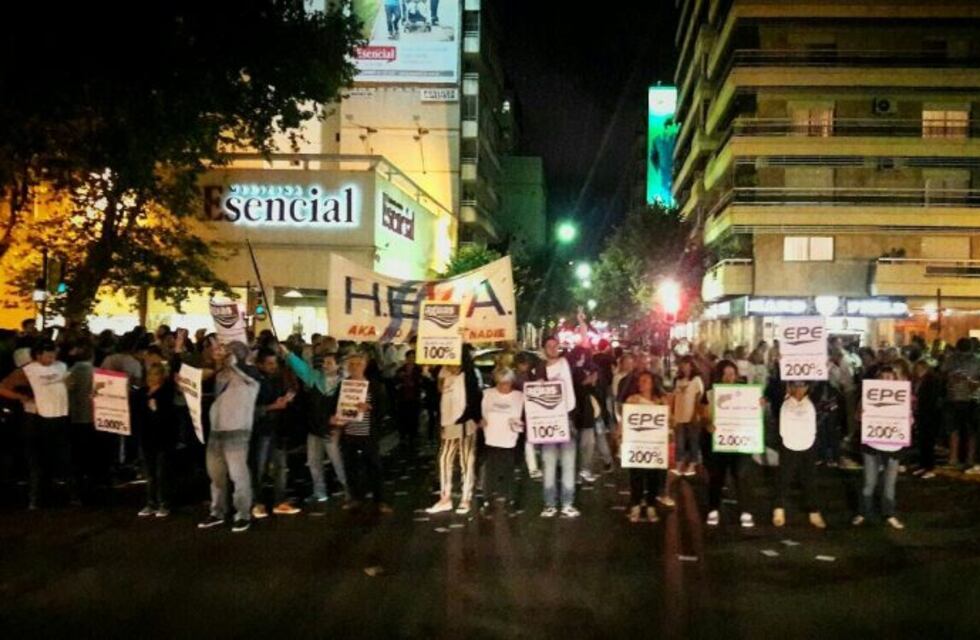 El Ruidazo contra los Tarifazos reunió a una multitud