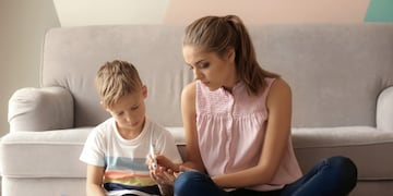 Madre e hijo\u002E Foto ilustrativa\u002E