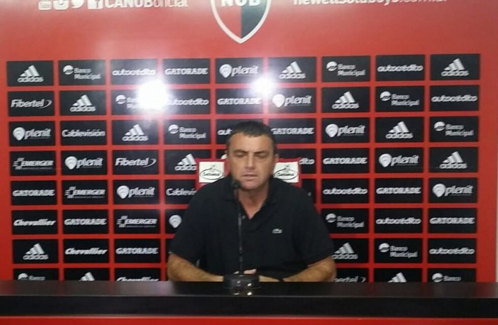 Osella dejó de ser el técnico de Newell's