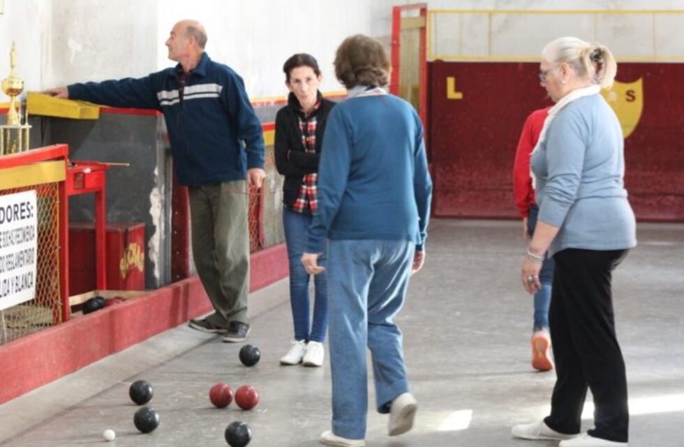 Más de 1.500 adultos mayores participan de un torneo deportivo de Entre Ríos