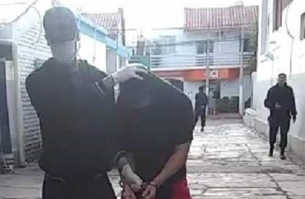 Se hizo pasar por agente de la Interpol para que lo dejaran ver a un pariente enfermo