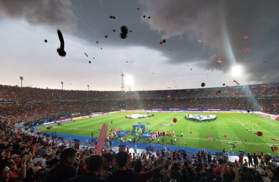 Colón y un emotivo video a sus hinchas: "Gracias por nunca dejarnos solos"