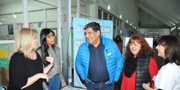 Vicegobernador Arcando visita TDF en Familia