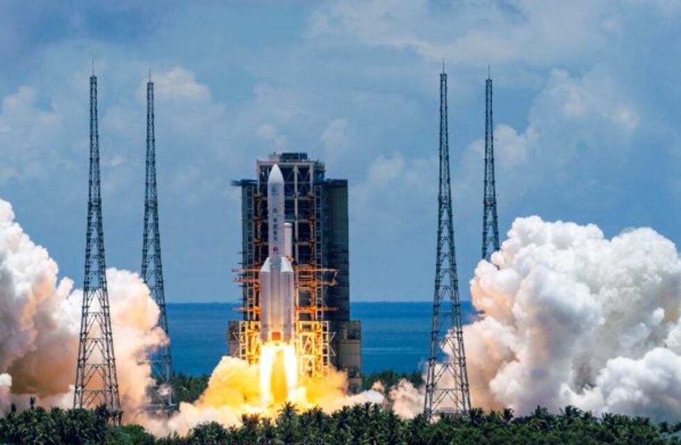 China lanzó una misión espacial que busca aterrizar en Marte