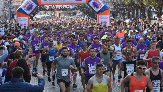 Maratón 21 K en homenaje al profesor \