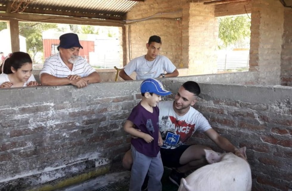 Bajo Hondo: la escuela Agraria se llenó de visitantes