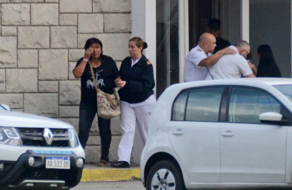 La madre de un tripulante dijo que se enteraron por los medios que había finalizado la búsqueda de sobrevivientes