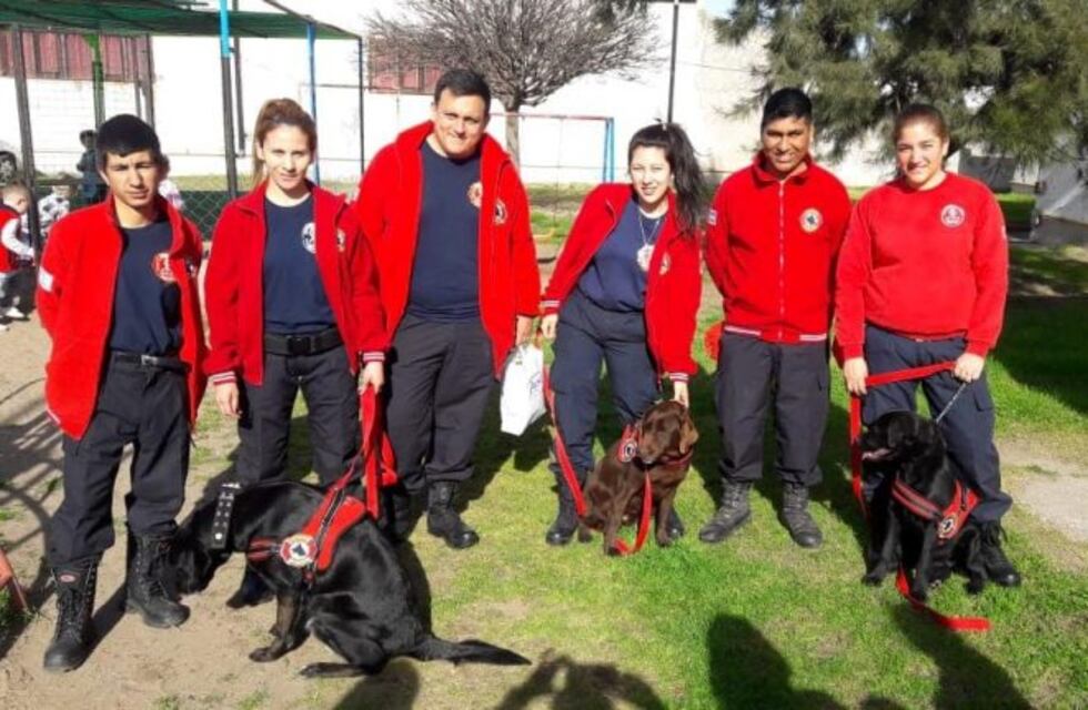 El grupo K9 de los bomberos voluntarios de Punta Alta cumplió 4 años