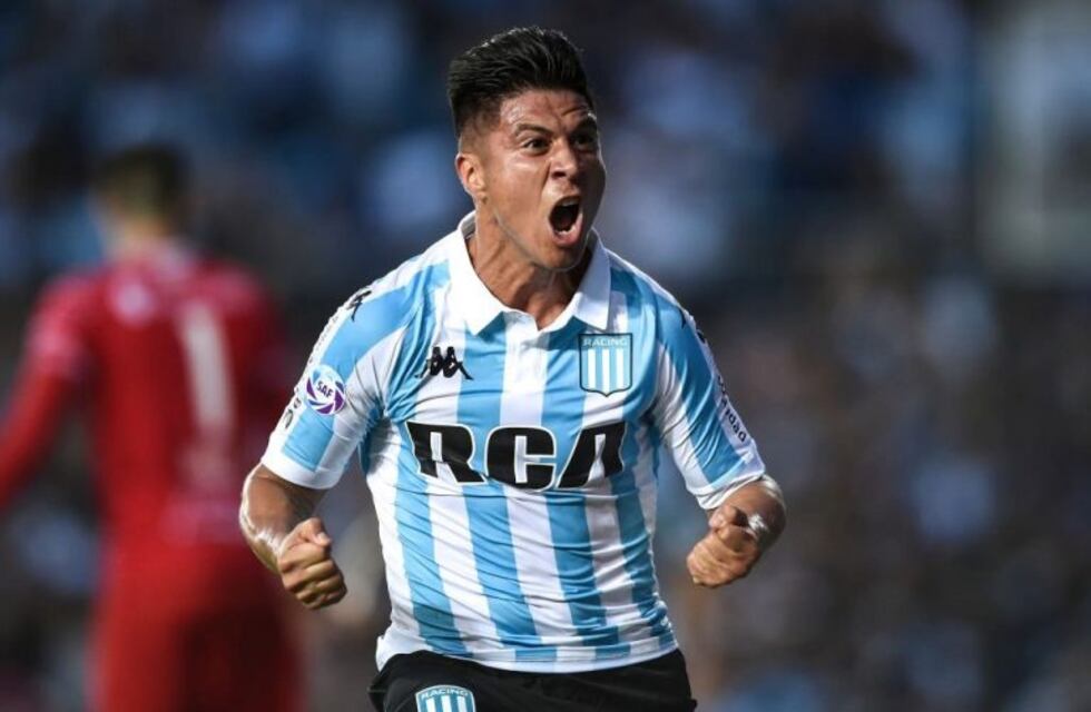 Racing le ganó 3-1 a Huracán y es el único puntero de la Superliga