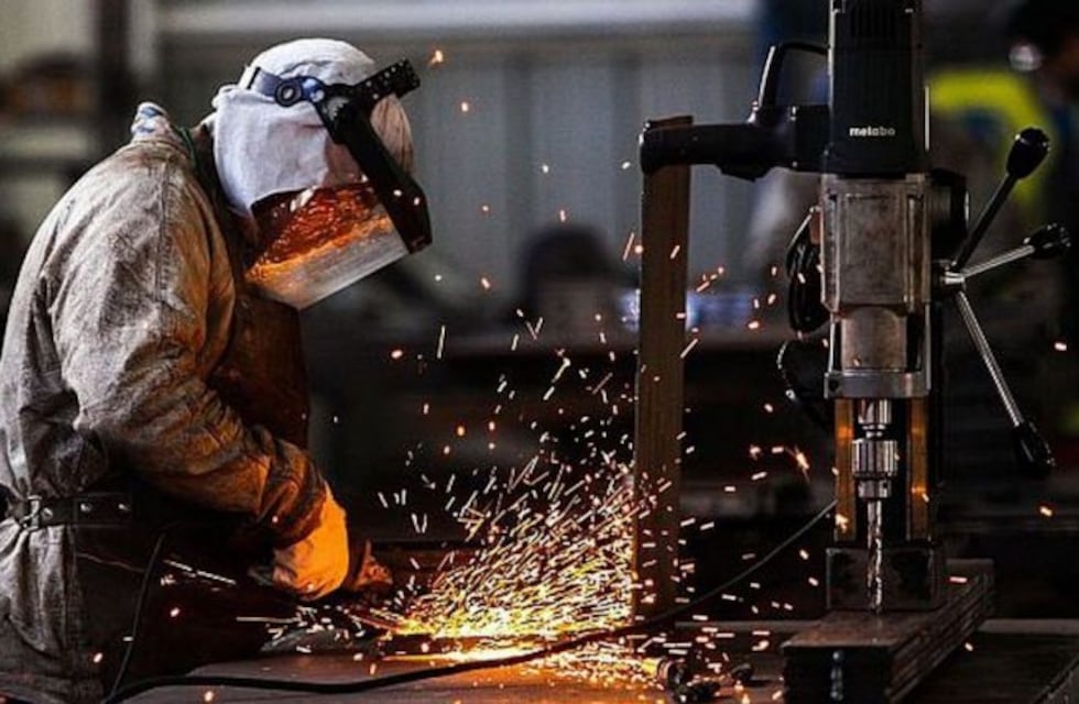 La caída de la actividad económica impactó fuertemente en la industria santafesina