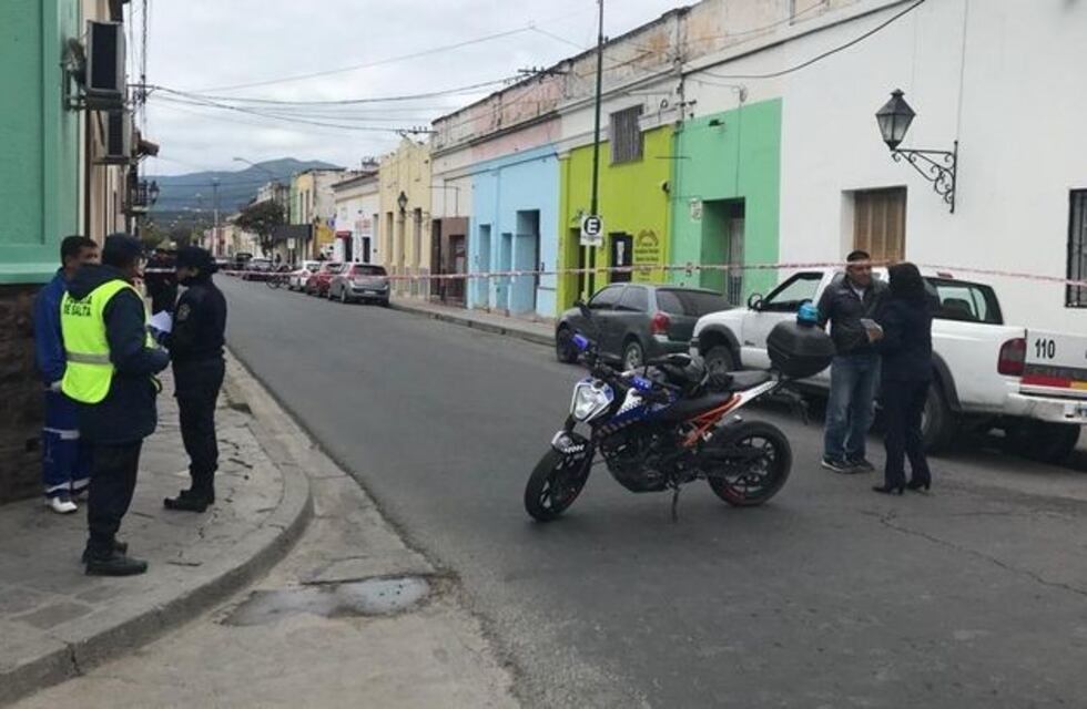 Encontraron dos cuerpos en una vivienda de la calle San Luis en pleno centro salteño