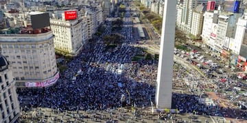 Nuevo banderazo contra el Gobierno en el Obelisco (Foto: Clarín)