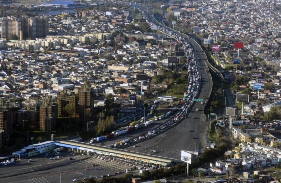 El tránsito en autopistas del AMBA se redujo 30% en el primer día de la nueva fase de aislamiento
