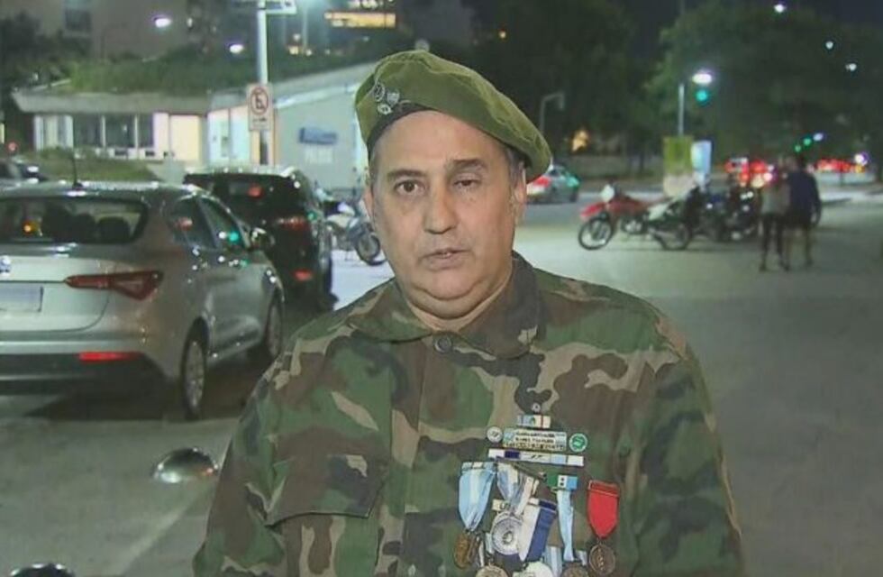 El excombatiente de Malvinas recuperó su casco que fue subastado en Londres