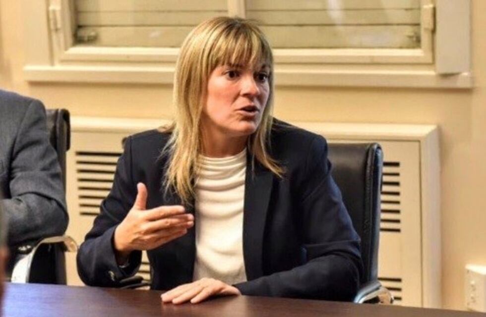 Con un tuit de madrugada, Irizar reconoció el triunfo de Javkin en la interna del Frente Progresista