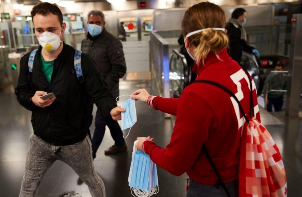 Coronavirus: en España baja la cantidad de muertes diarias, pero ya superan las 18.000