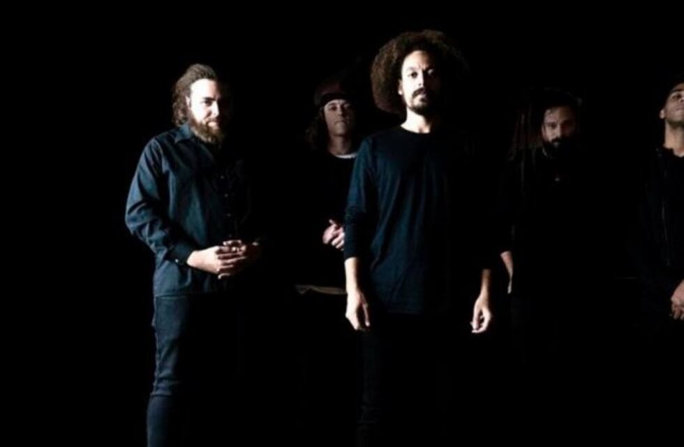 La banda británica Monuments se presenta en Córdoba