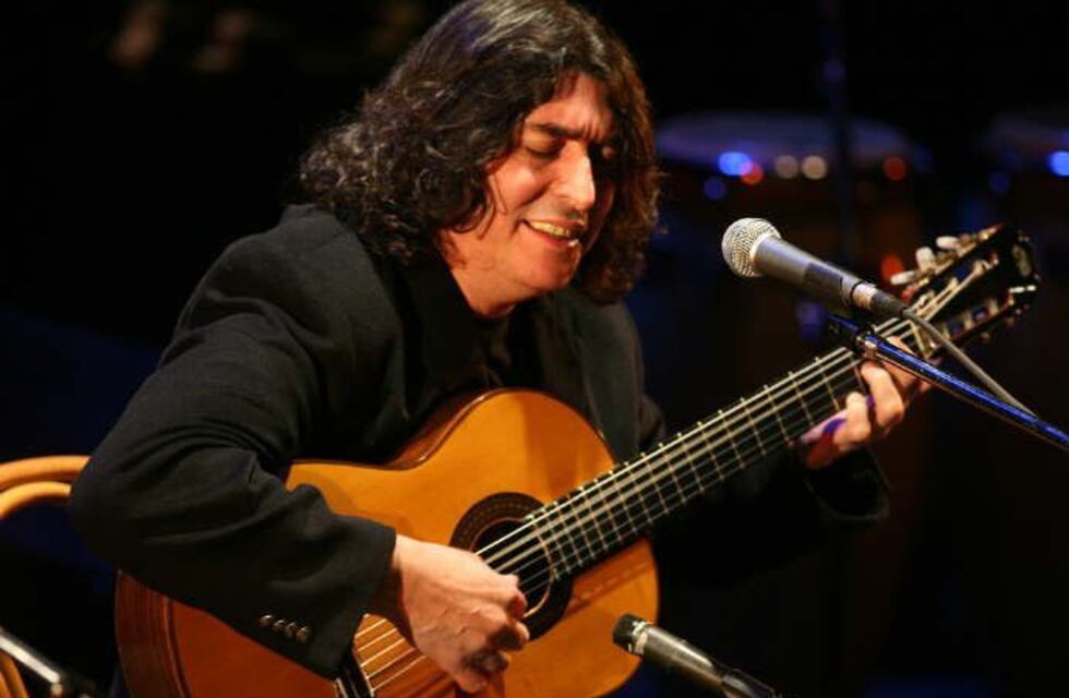 El músico Luis Salinas tocará en el Independencia con guitarristas de la orquesta municipal guaymallina