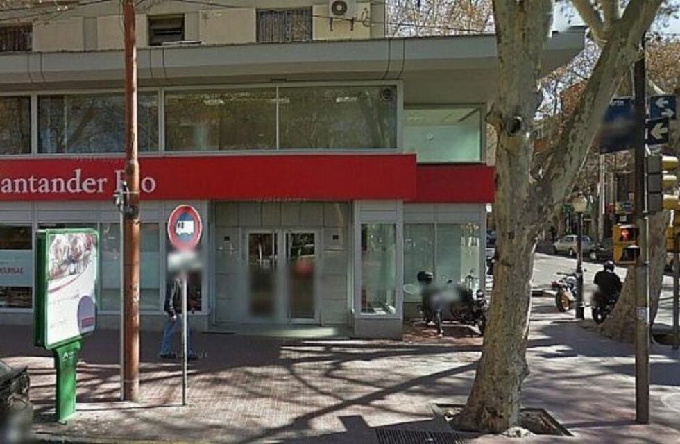 Este viernes cierran los bancos en todo el país: qué operaciones se pueden hacer online