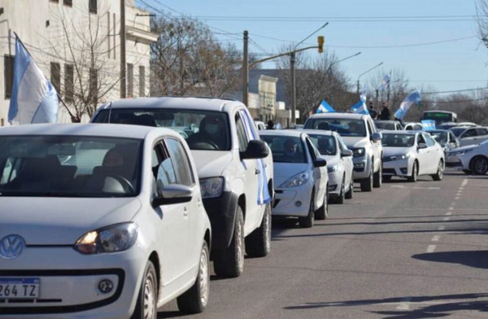 Importante convocatoria en la marcha contra el Gobierno en Santa Rosa