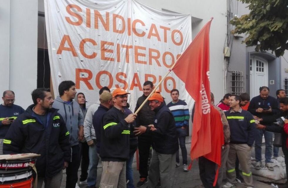 Ahora sí, Aceiteros paran por tiempo indeterminado por los despidos en Cargill