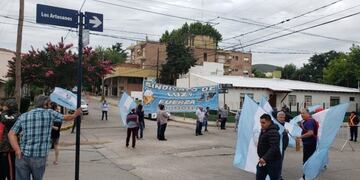 Manifestación en las calles de Carlos Paz