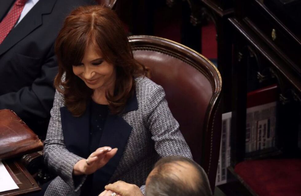 El blooper de Rodríguez Saá en plena sesión: "¿Había teléfonos en 1853?"