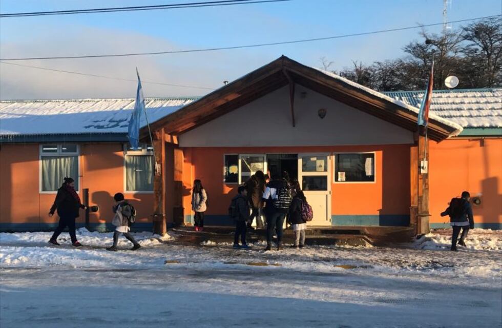 Camuzzi dio el "sí" a la Escuela Nº 5 José María Beauvoir